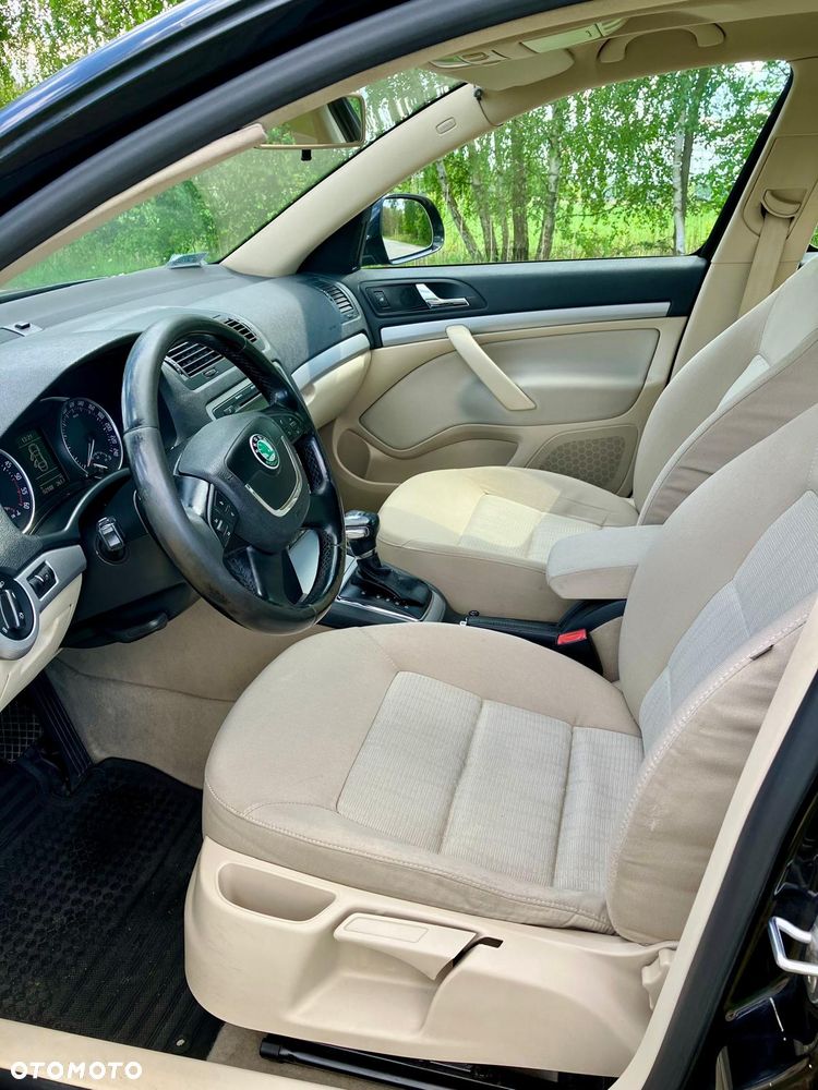 Skoda Octavia 2.0 TDI Elegance DSG - 11