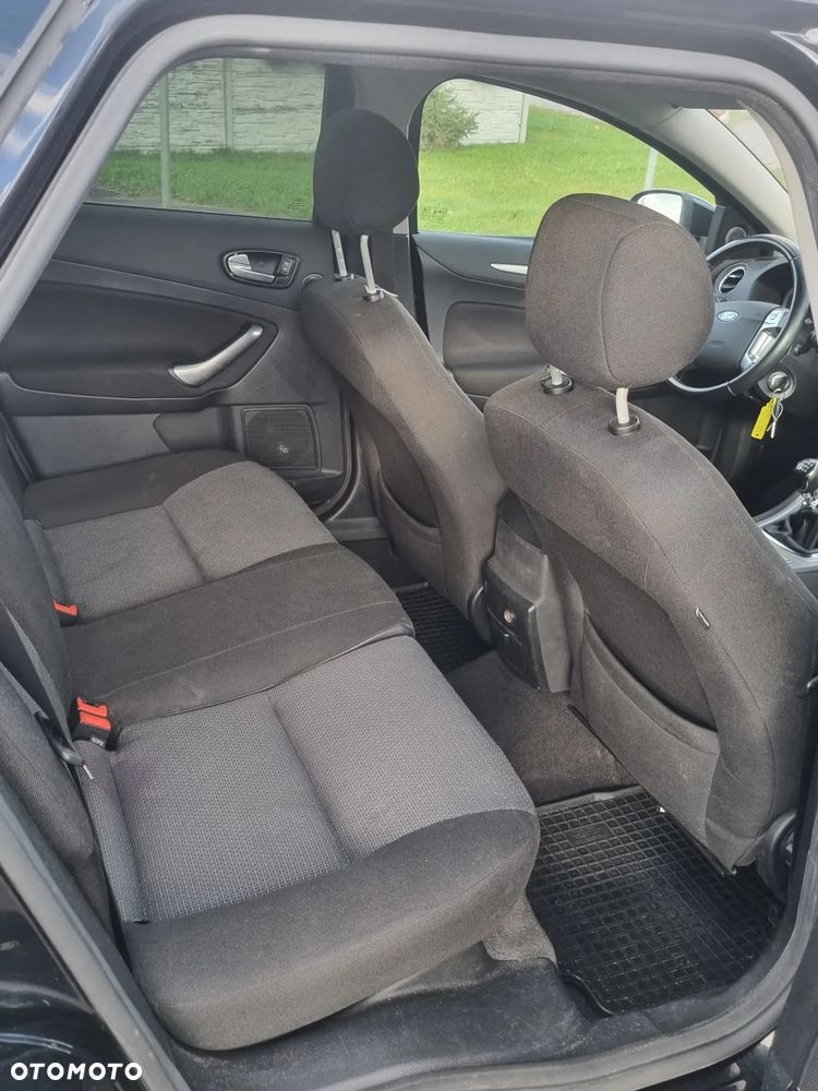 Ford Mondeo 2.0 TDCi Ghia - 11