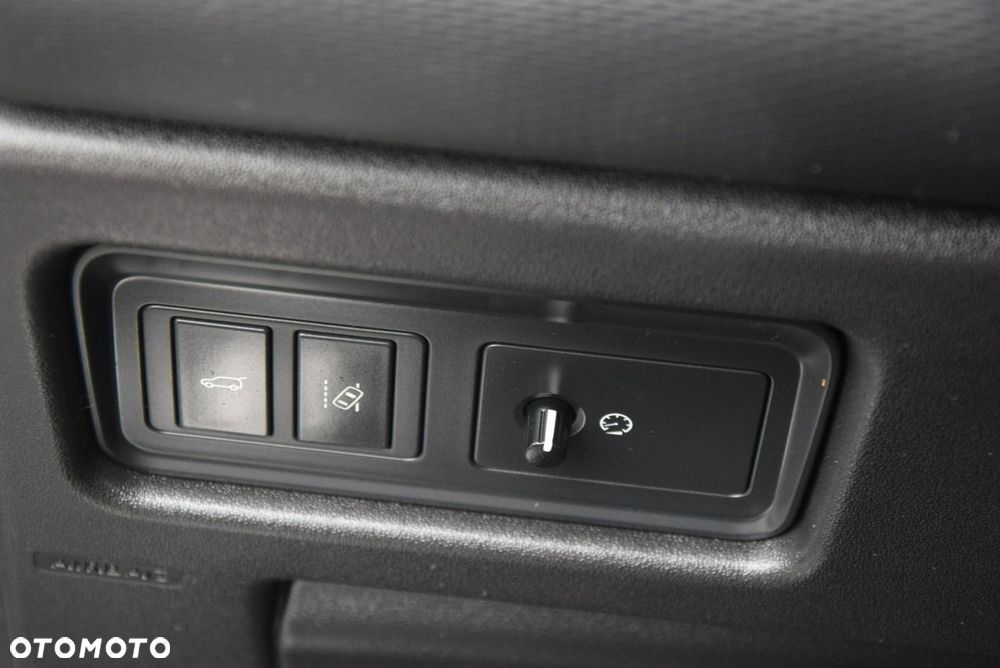 Land Rover Discovery Sport D150 R-Dynamic - 27