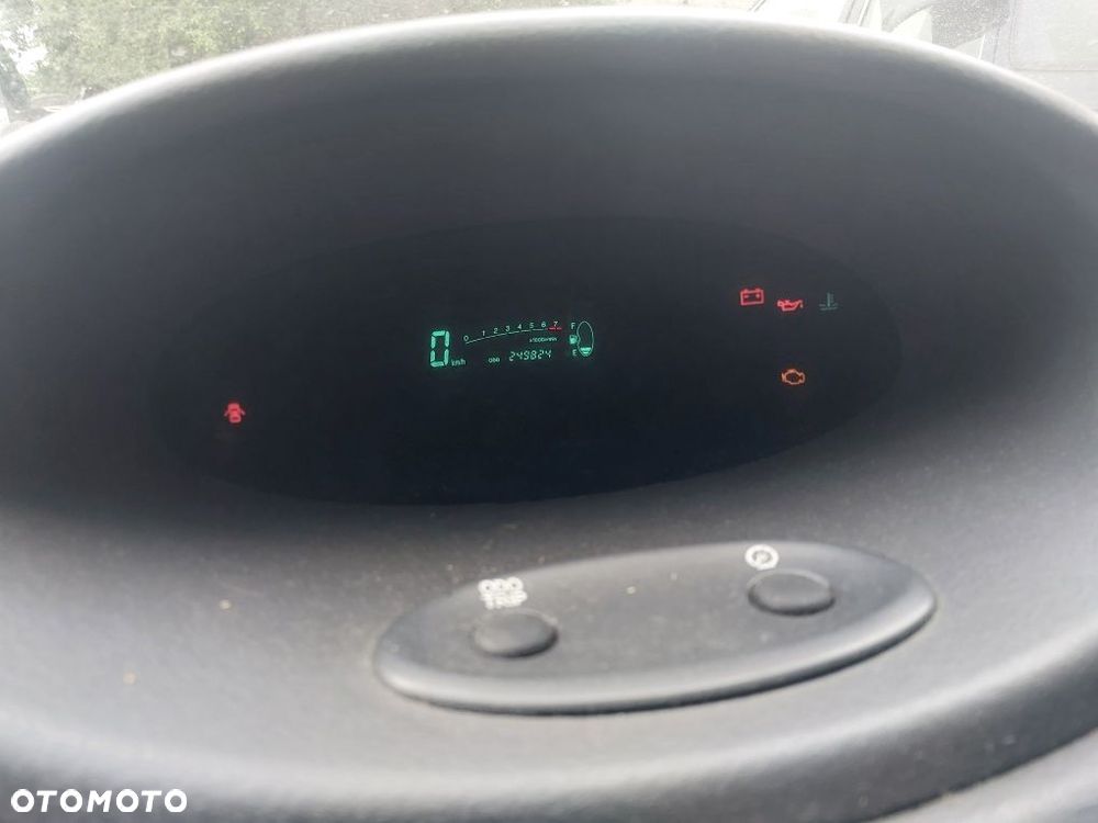 Licznik toyota yaris I 1.0 1.3 benzyna