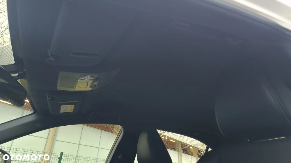 Lexus IS 300h F Sport - 29