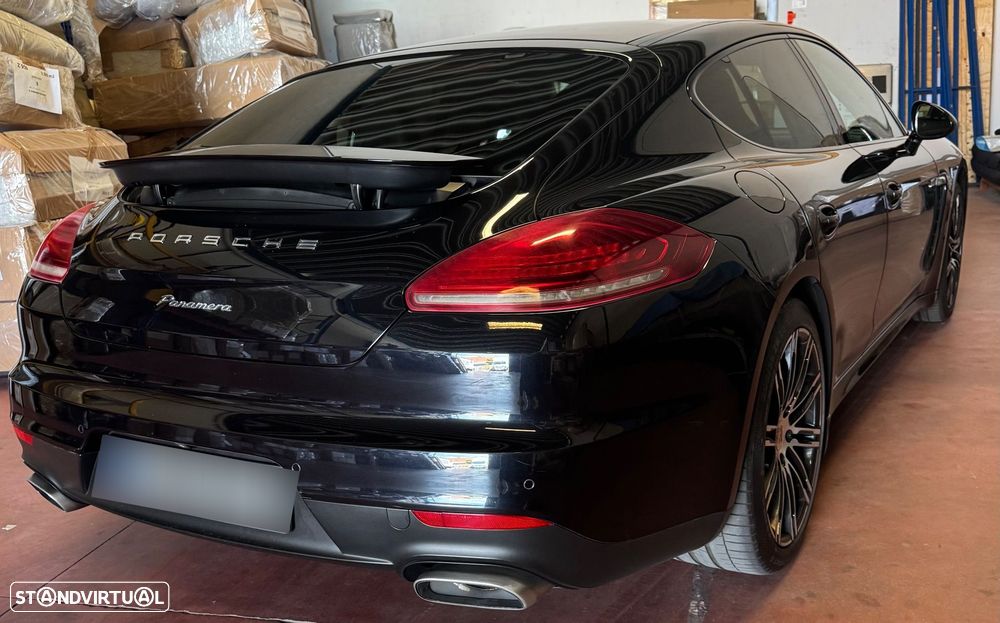 Porsche Panamera 3.0 V6 - 4