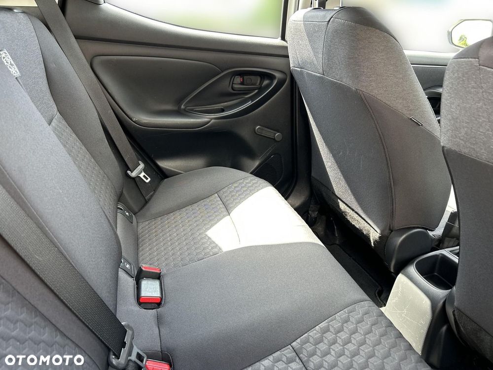 Toyota Yaris - 12