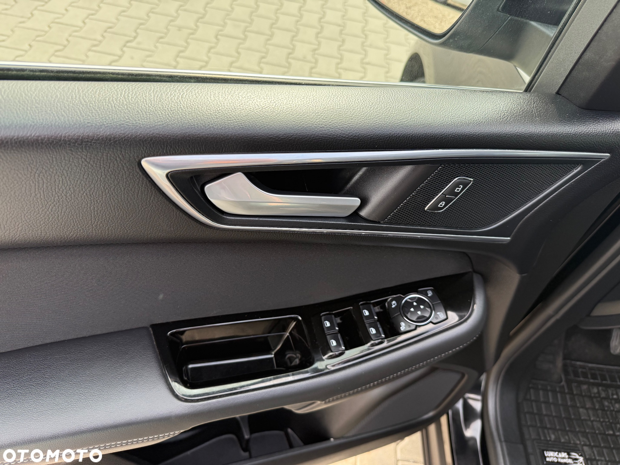 Ford S-Max 2.0 EcoBlue Titanium - 23