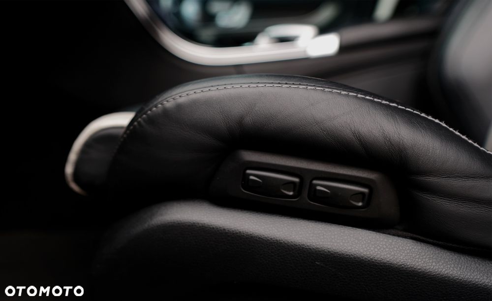 Mercedes-Benz Klasa C AMG 63 S AMG Speedshift 7G-MCT - 33