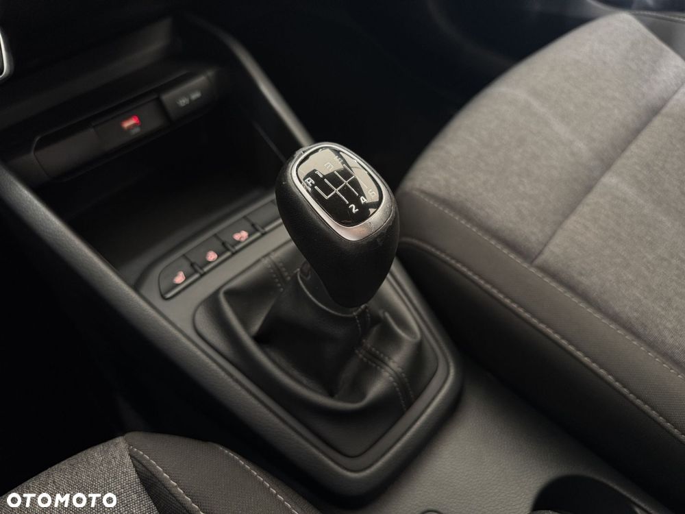 Kia Stonic - 26