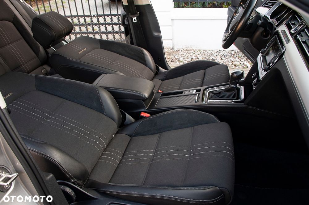 Volkswagen Passat 2.0 TDI SCR 4Mot DSG Highline - 26