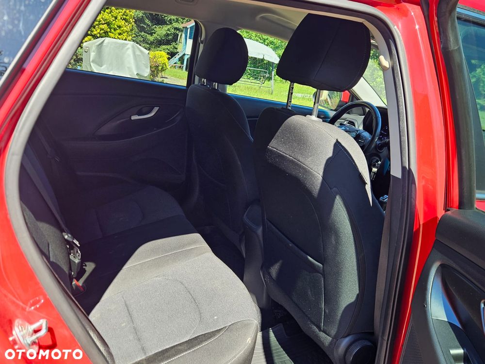 Hyundai i30 1.6 D Comfort - 13