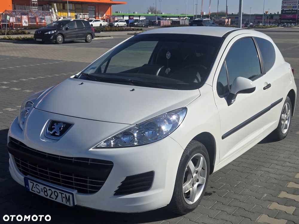 Peugeot 207 - 1