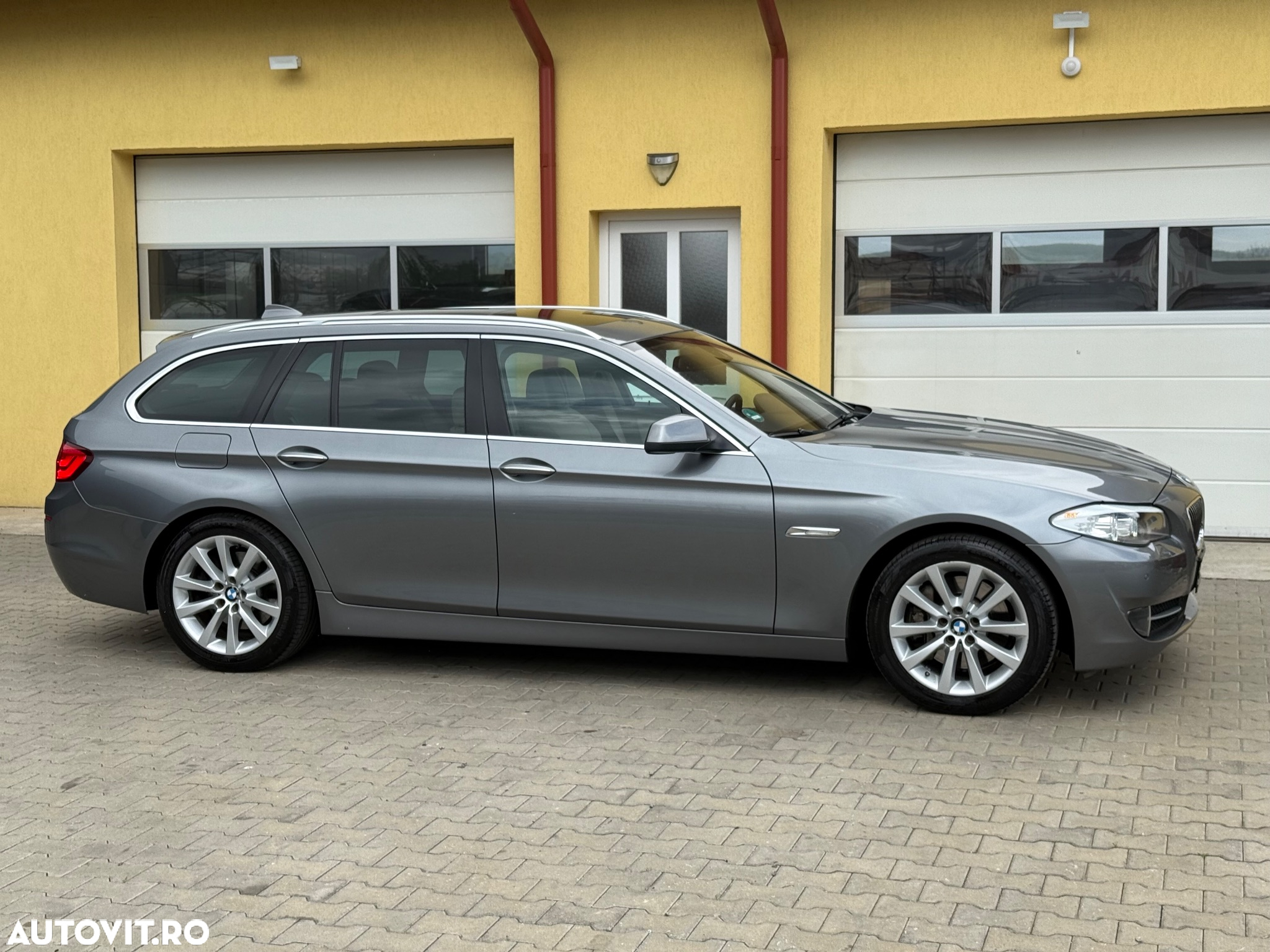 BMW Seria 5 525d Touring Aut. - 34