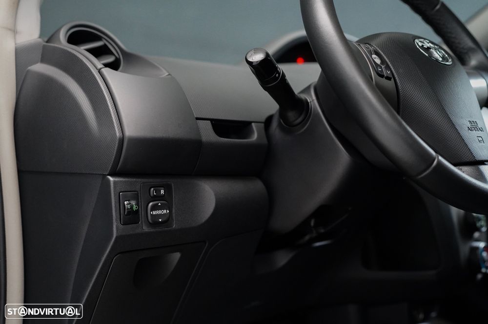 Toyota Yaris 1.0 VVT-i Comfort+AC+VSC - 22