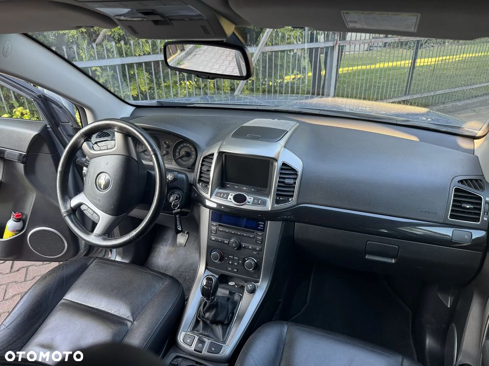 Chevrolet Captiva 2.2 D LTZ - 21