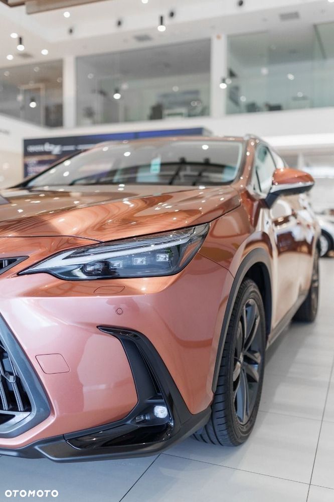 Lexus NX 350h Prestige AWD - 18