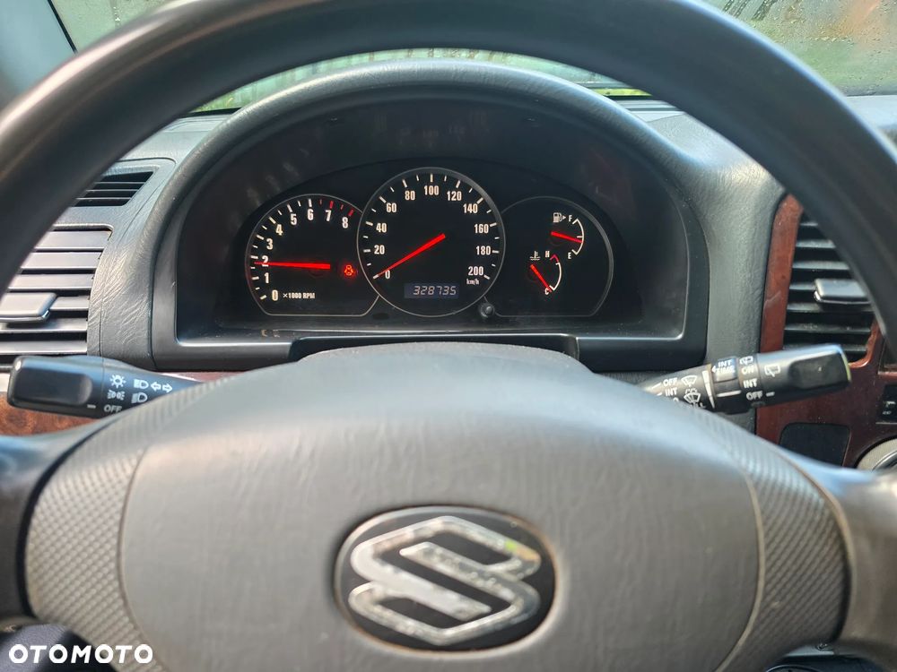 Suzuki Grand Vitara 2.0 - 11