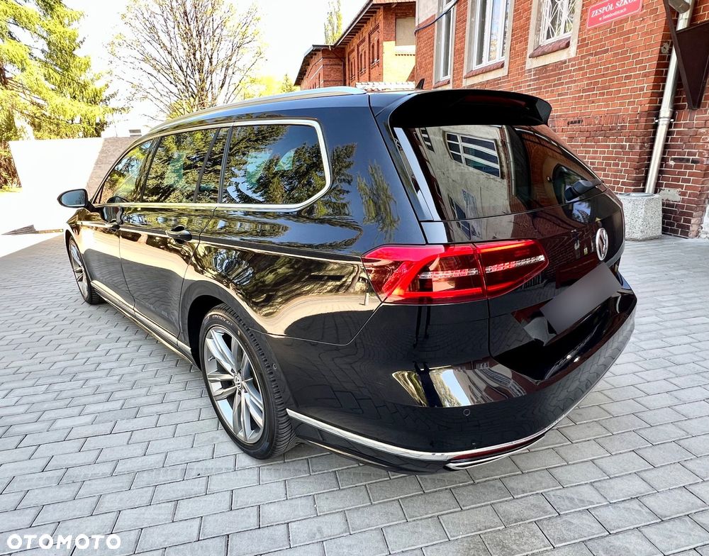 Volkswagen Passat Variant 2.0 TDI SCR 4Motion DSG Highline - 18