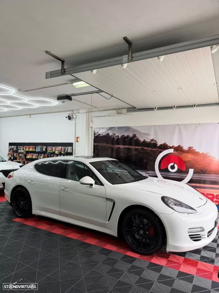 Porsche Panamera Platinum Edition - 3