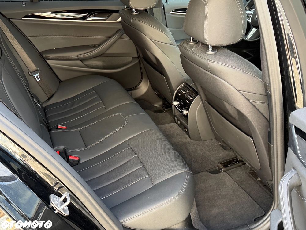 BMW Seria 5 520d M Sport sport - 35
