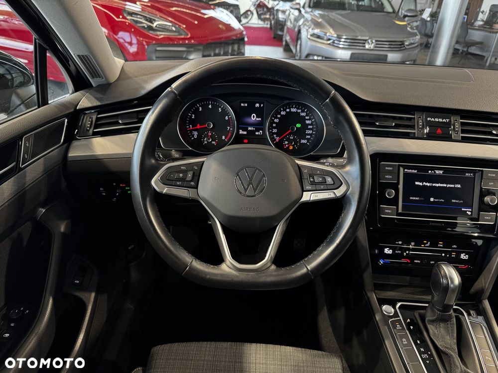 Volkswagen Passat - 20