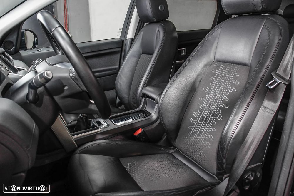 Land Rover Discovery Sport 2.0 eD4 SE - 9