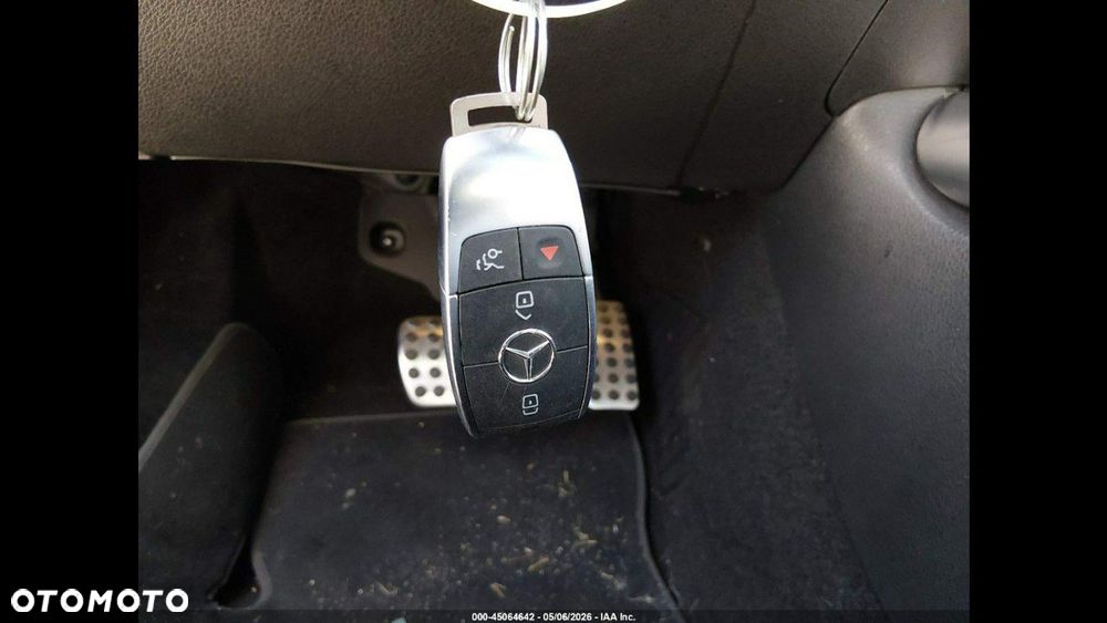 Mercedes-Benz GLB 250 4Matic 8G-DCT AMG Line - 14
