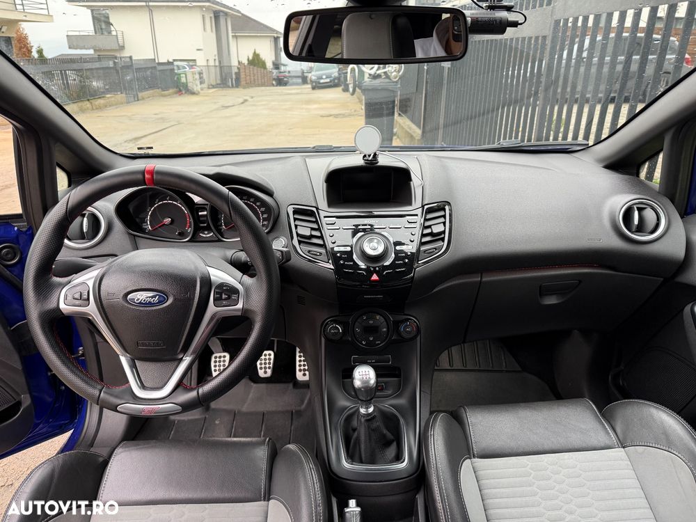 Ford Fiesta 1.6 EcoBoost ST - 9