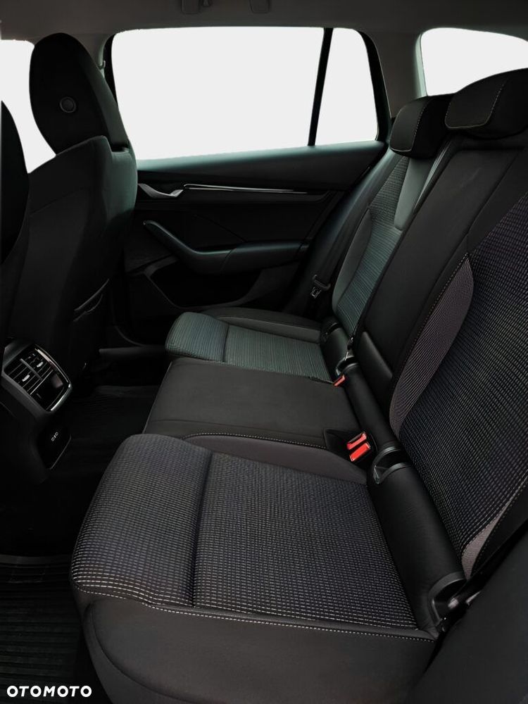 Skoda Octavia 1.5 TSI Selection - 37