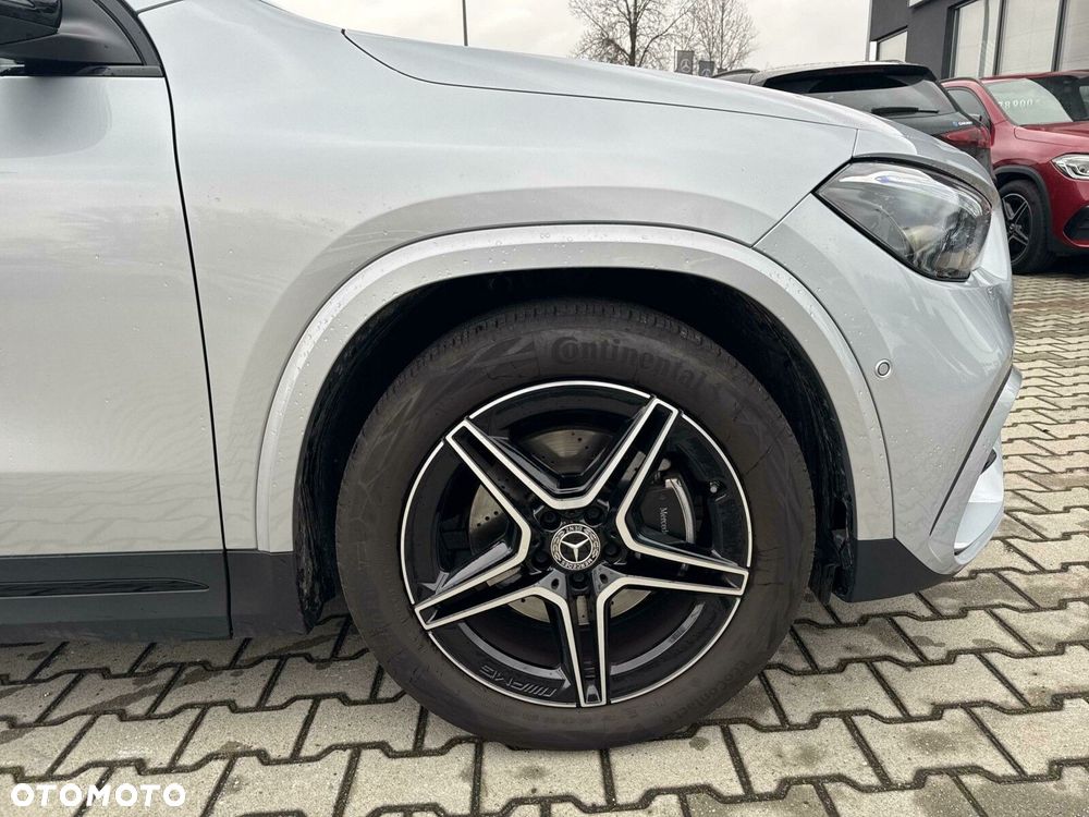 Mercedes-Benz GLA 200 AMG Line - 9