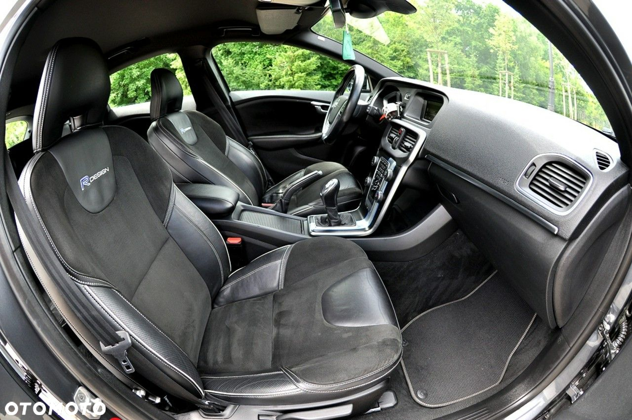 Volvo V40 D2 R-Design Momentum - 8