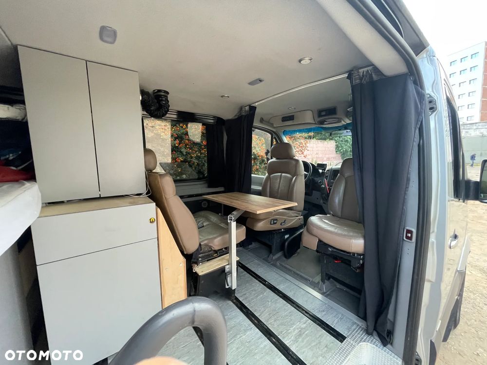 Mercedes-Benz Sprinter - 22