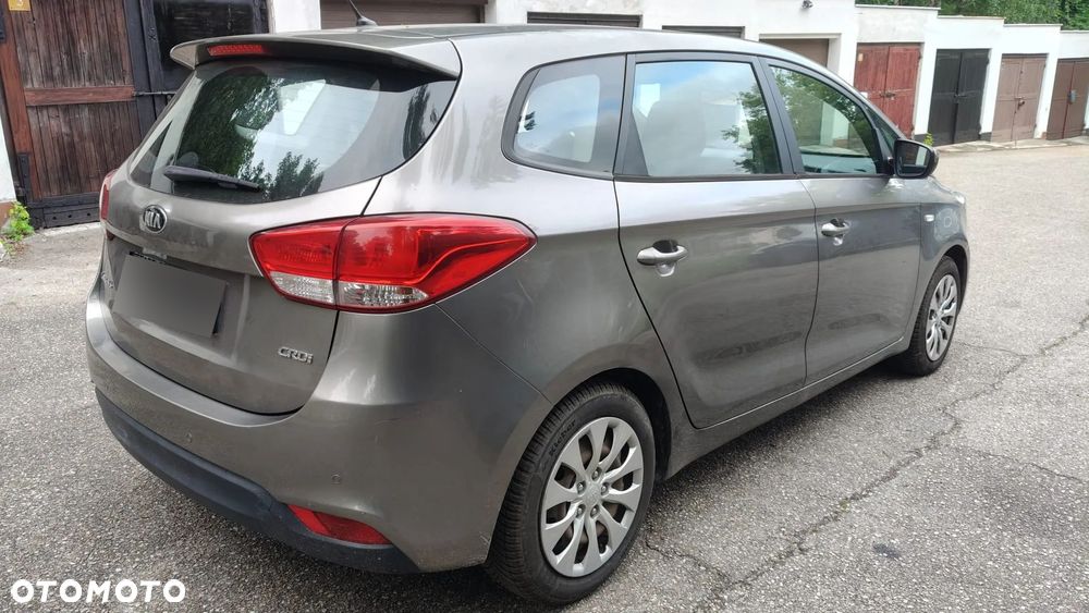 Kia Carens 1.7 CRDi M - 4