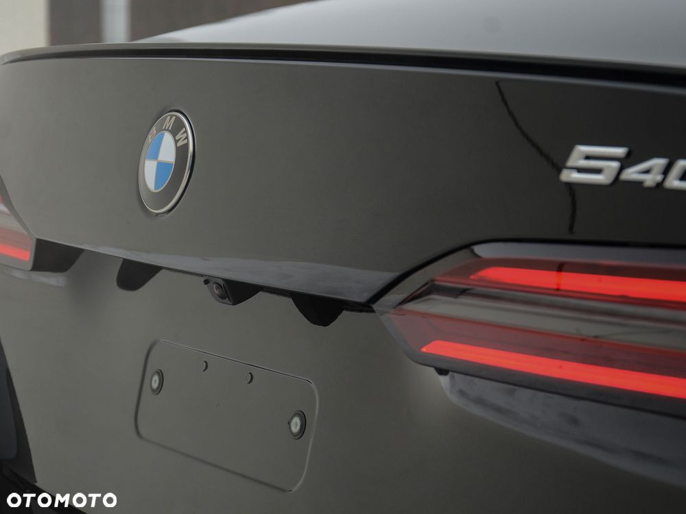 BMW Seria 5 540d xDrive mHEV M Sport sport - 13