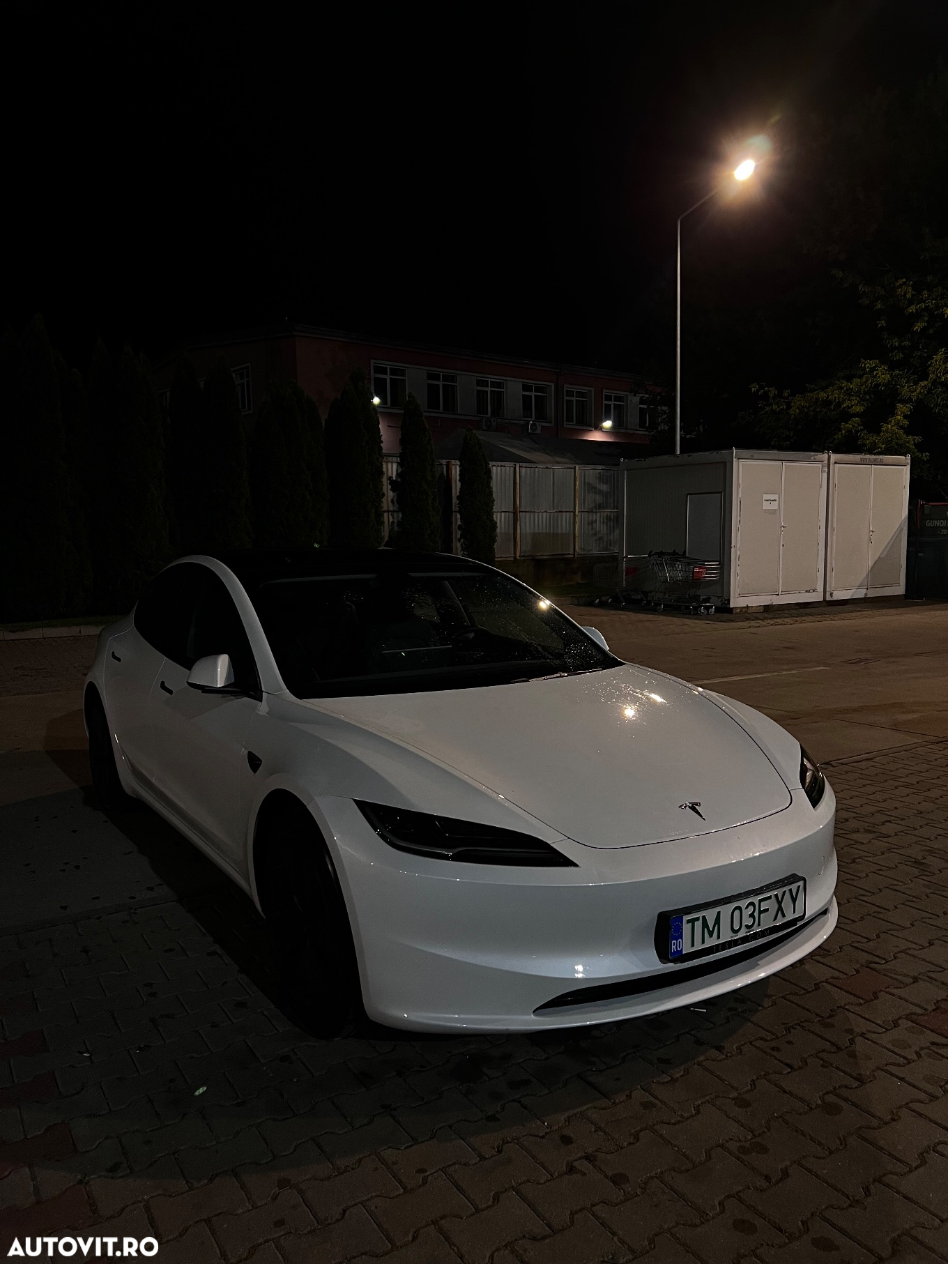 Tesla Model 3 - 4