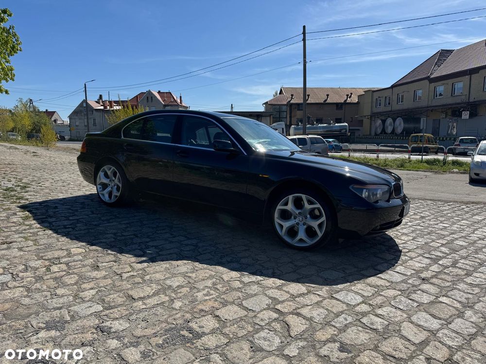 BMW Seria 7 745i - 3