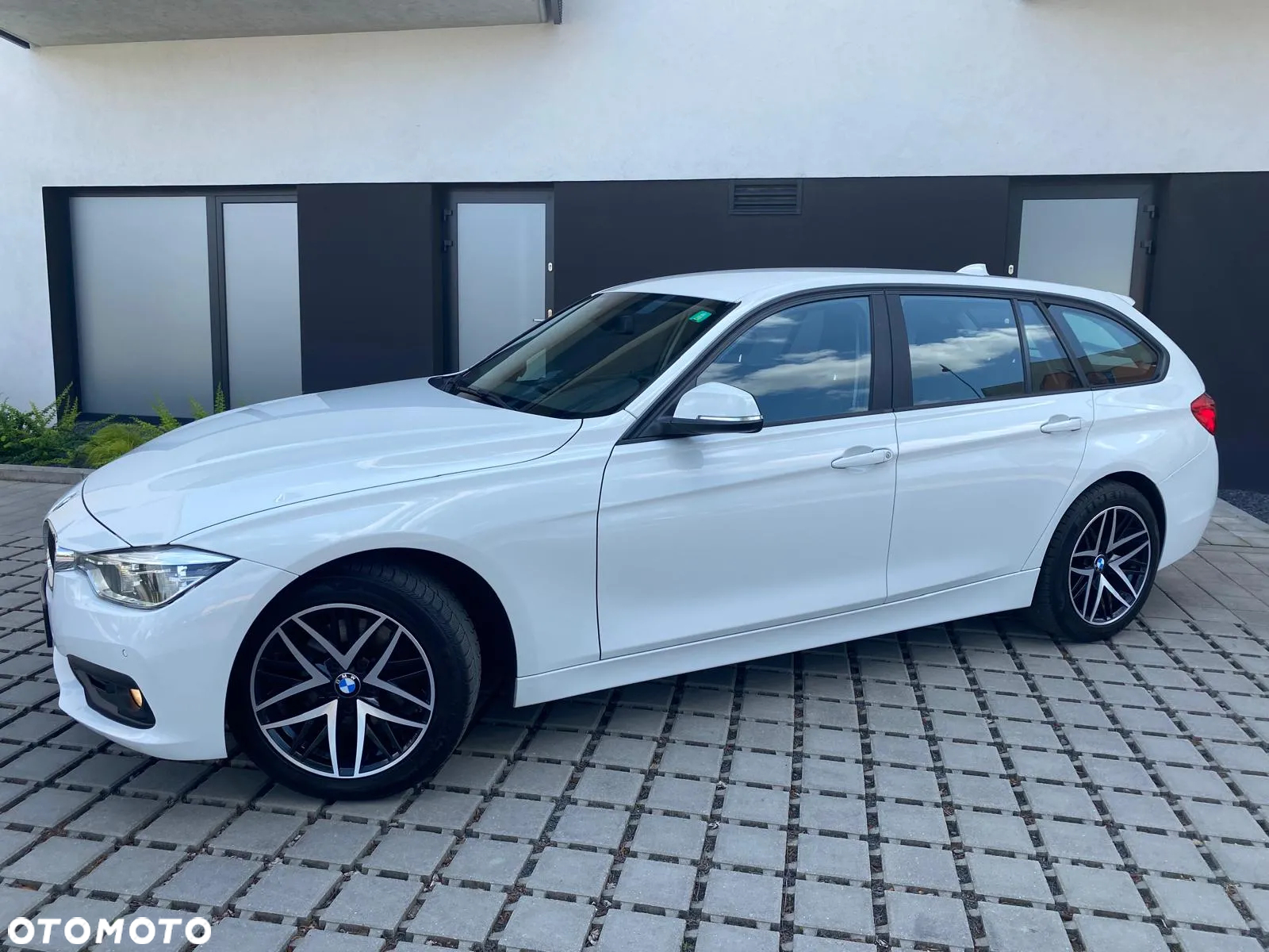 BMW Seria 3 320d Luxury Line - 12