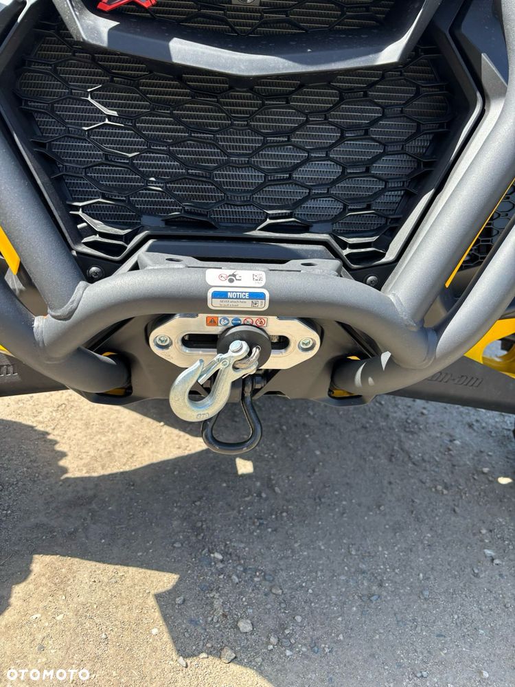 Can-Am Maverick - 11