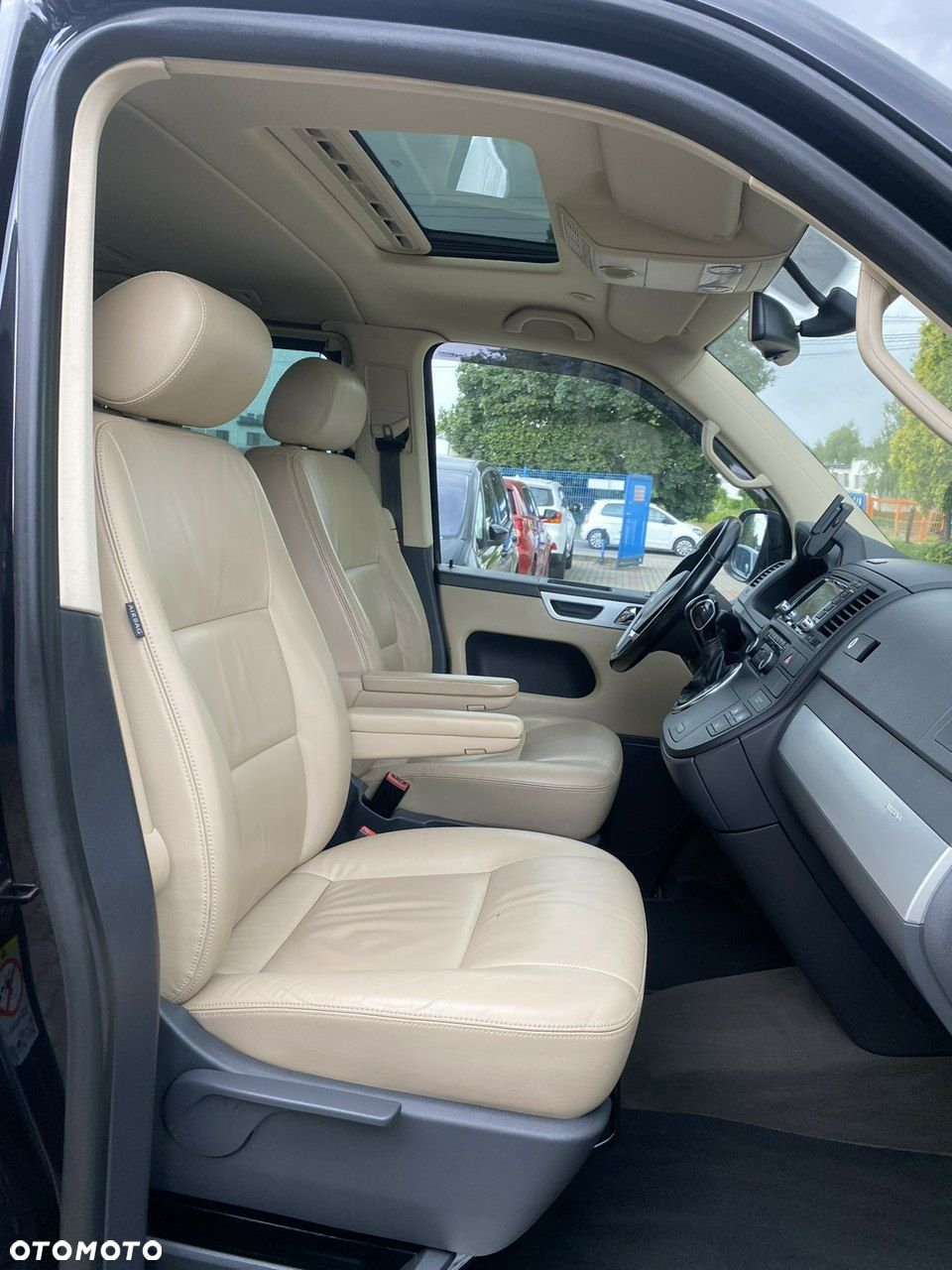 Volkswagen Multivan - 19