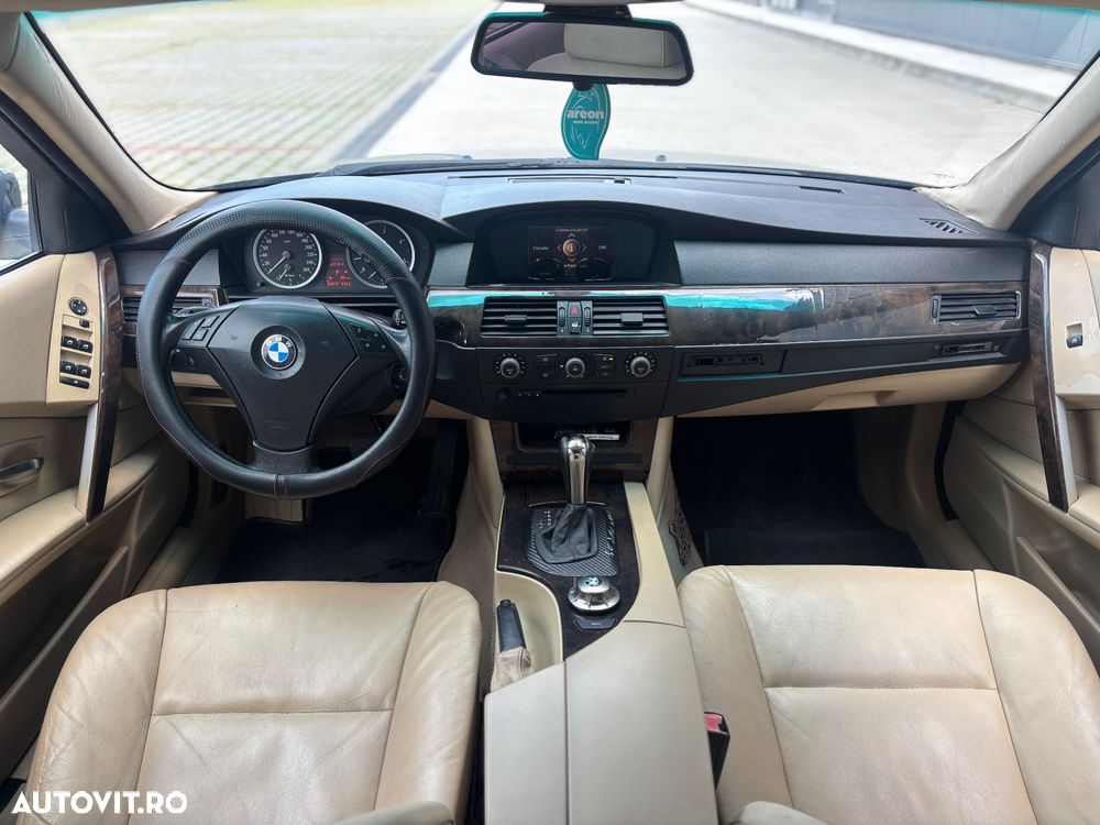 BMW Seria 5 525d Aut. - 12