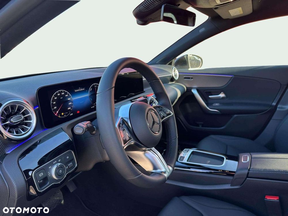 Mercedes-Benz Klasa A 250 e PHEV AMG Line 8G-DCT - 6