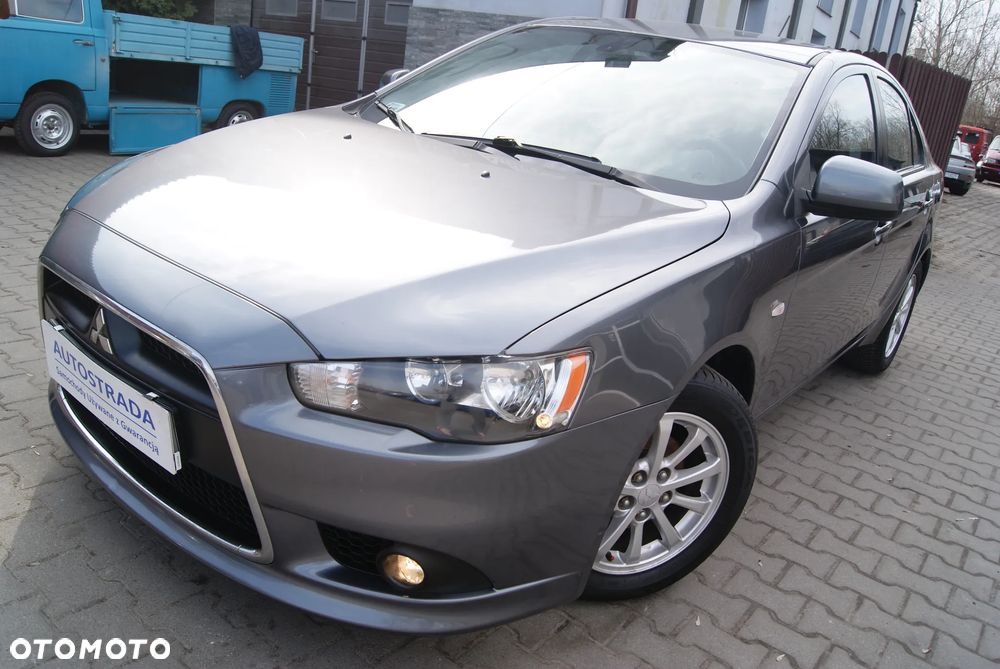 Mitsubishi Lancer 1.6 Inform - 1