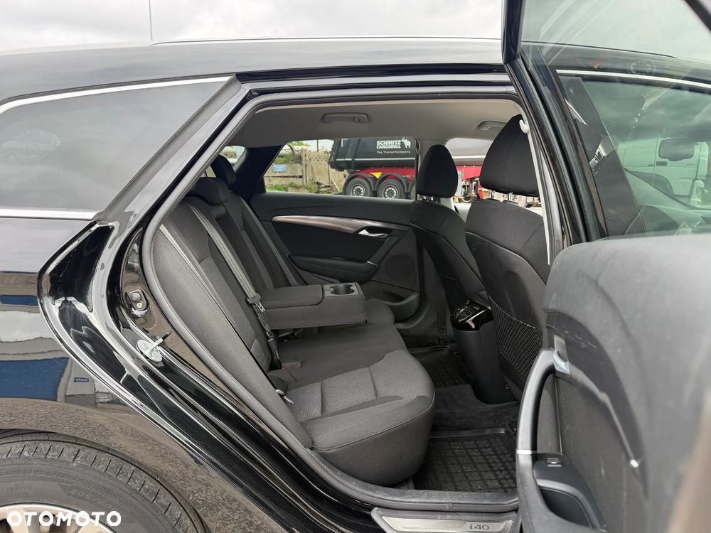 Hyundai i40 Kombi blue 1.6 Family+ - 27