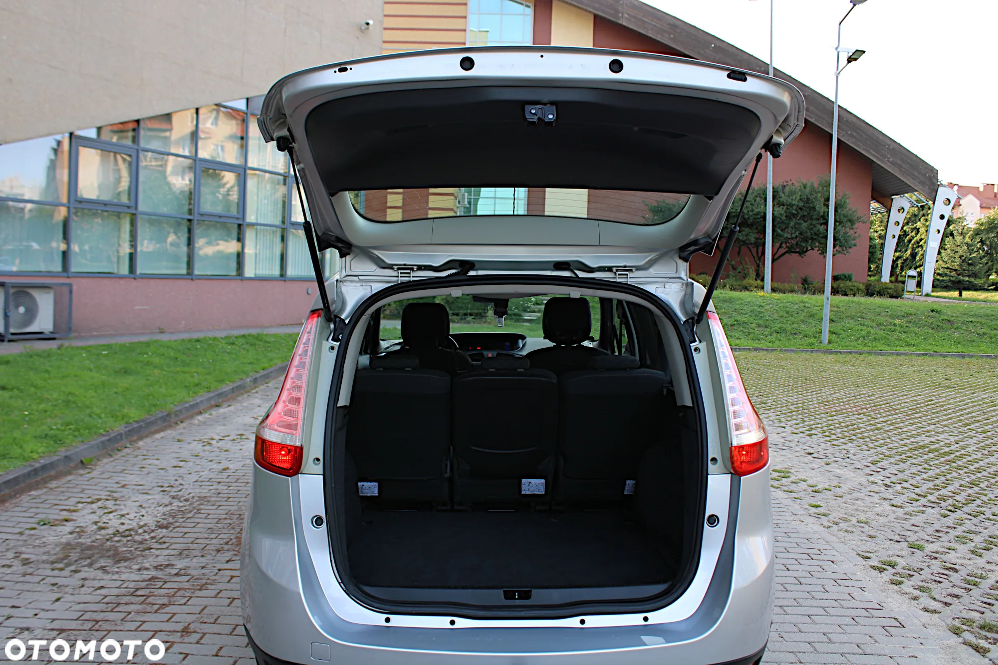 Renault Grand Scenic 1.6 16V 110 LIMITED - 9