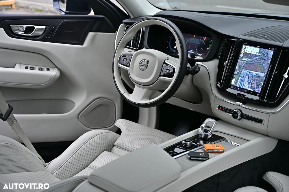 Volvo XC 60 T6 AWD Recharge Geartronic Inscription Expression - 19