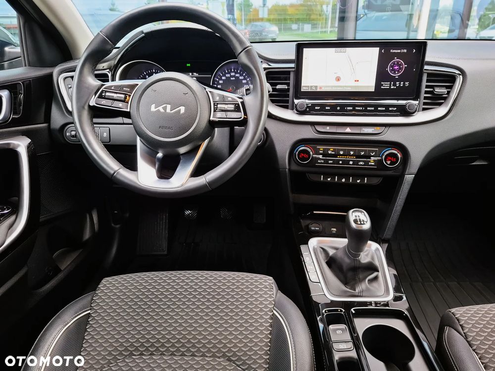 Kia Ceed 1.5 T-GDI Tribute - 12