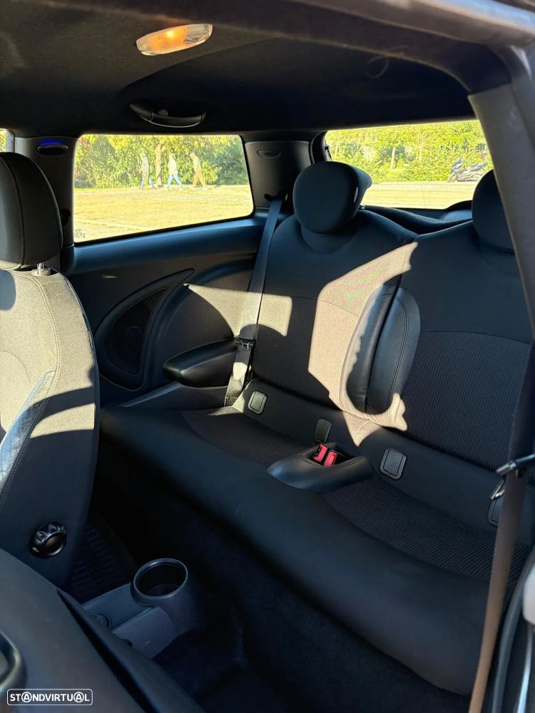 MINI 3 Portas One D - 13