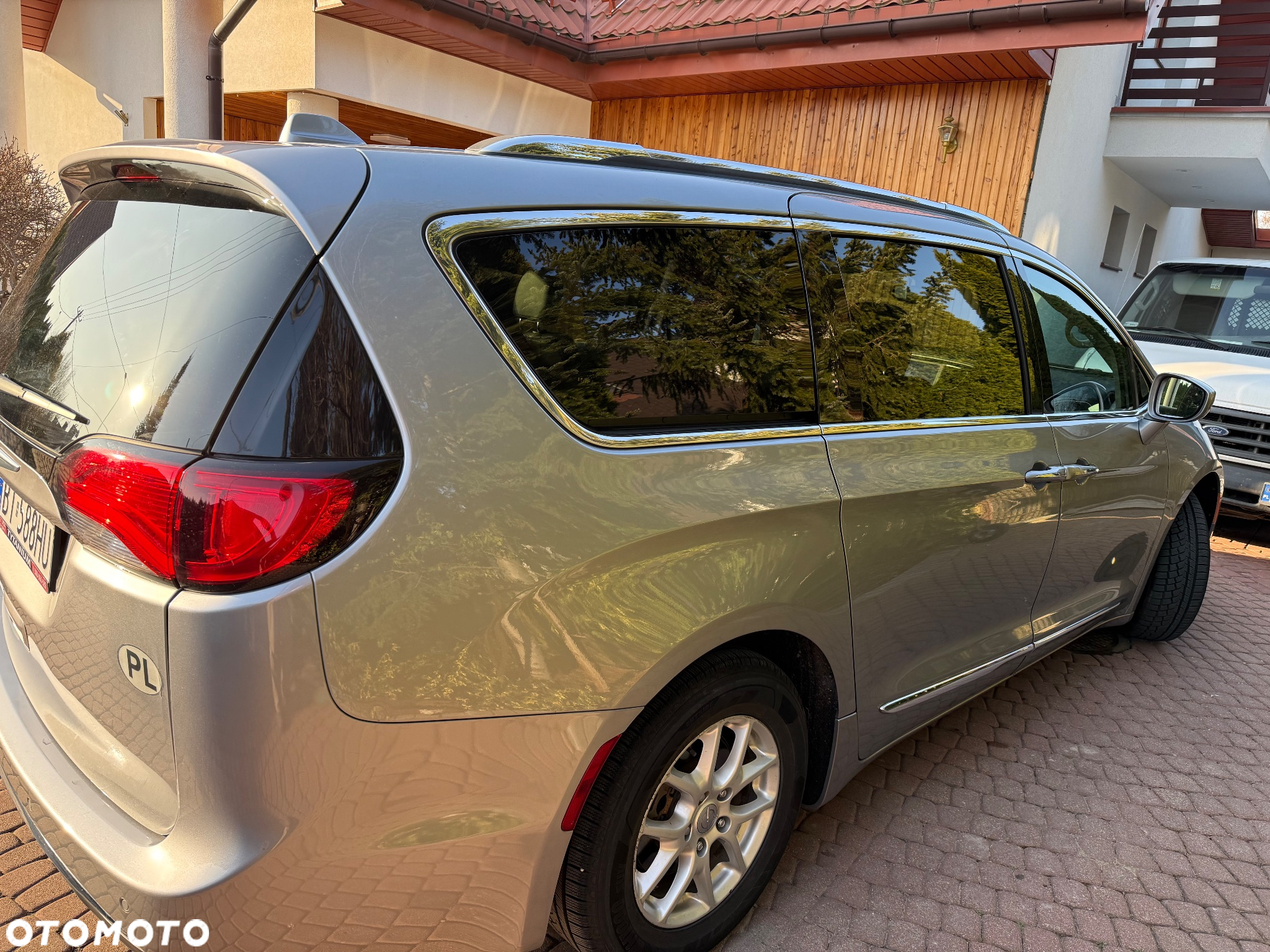 Chrysler Pacifica - 4