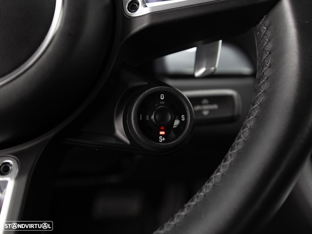 Porsche 718 Cayman - 19