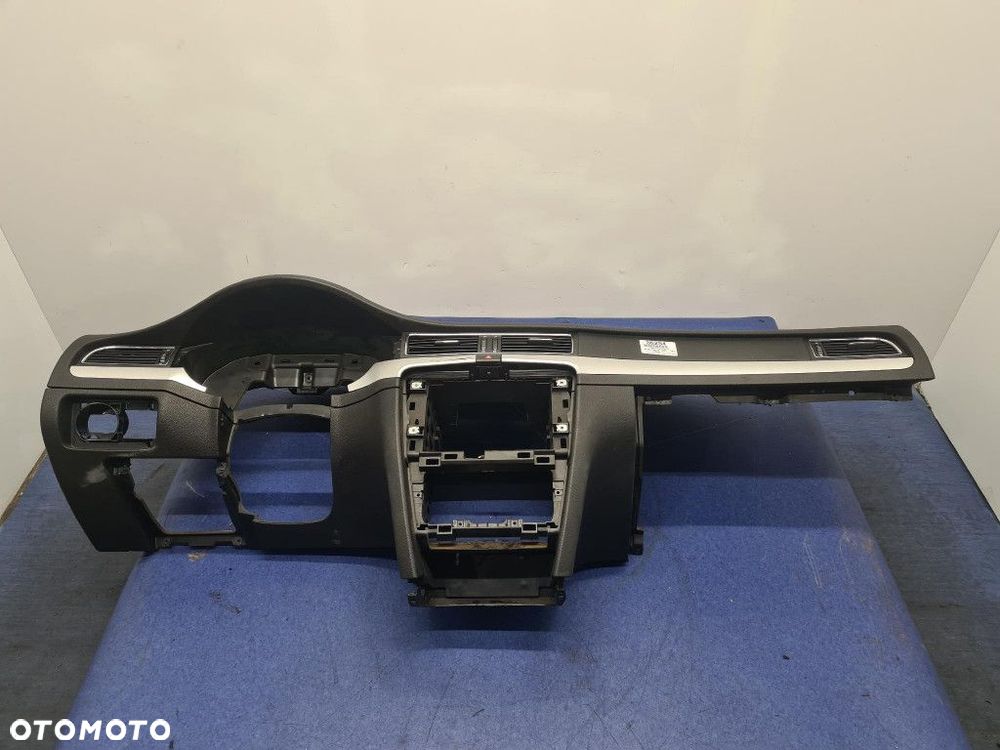 SKODA SUPERB II DESKA ROZDZIELCZA - 1