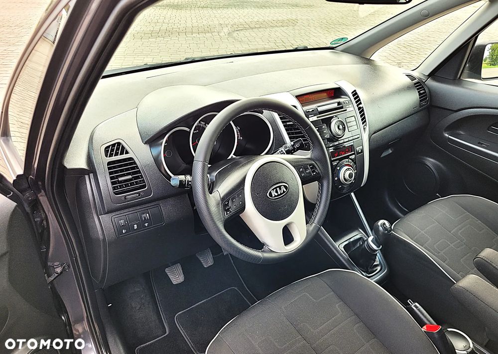 Kia Venga - 16