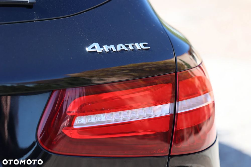 Mercedes-Benz GLC - 32