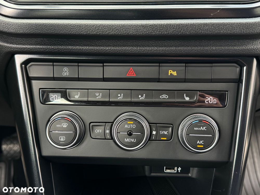 Volkswagen T-Roc - 12